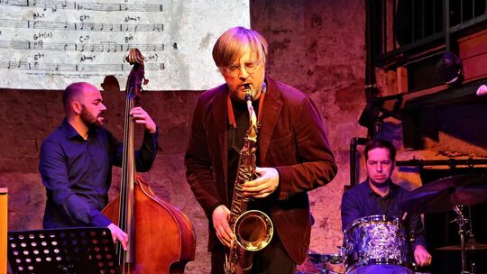 Axel Kühn, Alexander Kuhn und Johann Polzer auf der Bühne der Bastion. Foto: Florian Stegmaier Axel Kühn, Alexander Kuhn und Johann Polzer auf der Bühne der Bastion. Foto: Florian Stegmaier