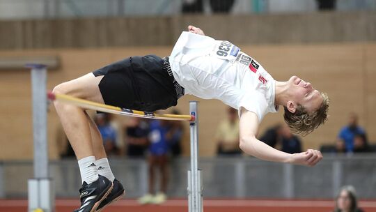 Der Weilheimer Sören Butter von der LG Filder hatte in Karlsruhe einen schweren Tag erwischt. Sowohl im Hochsprung als auch im W Der Weilheimer Sören Butter von der LG Filder hatte in Karlsruhe einen schweren Tag erwischt. Sowohl im Hochsprung als auch im W