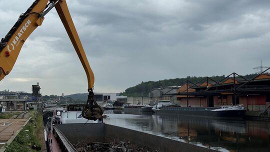 Der Neckarhafen Plochingen ist der größte Umschlagplatz für Rohstoffe im Kreis. Foto: pr Der Neckarhafen Plochingen ist der größte Umschlagplatz für Rohstoffe im Kreis. Foto: pr