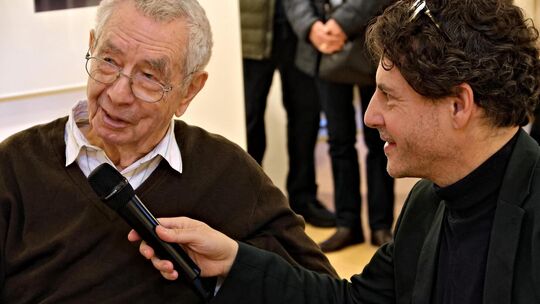 Ob Ob John F. Kennedy, Uschi Obermaier oder Joseph Beuys - Guido Mangold (links) hat sie alle fotografiert. Foto: Florian Stegma Ob Ob John F. Kennedy, Uschi Obermaier oder Joseph Beuys - Guido Mangold (links) hat sie alle fotografiert. Foto: Florian Stegma