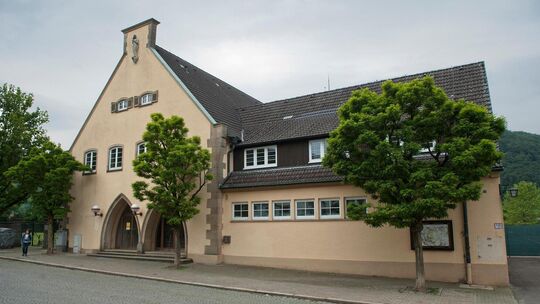 Auf der denkmalgeschützten Turn- und Festhalle in Oberlenningen wird es keine Photovoltaik-Anlage auf dem Dach geben. Archiv-Fo Auf der denkmalgeschützten Turn- und Festhalle in Oberlenningen wird es keine Photovoltaik-Anlage auf dem Dach geben. Archiv-Fo