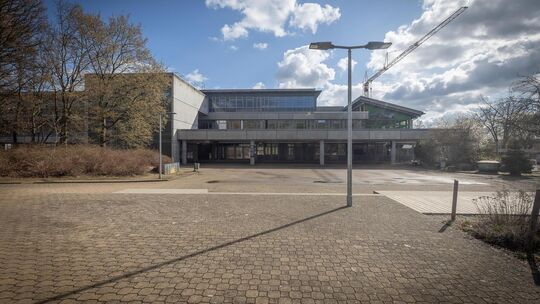 Am Kirchheimer Schlossgymnasium wird viel Zeit in Gespräche mit den Jugendlichen investiert. Foto: Carsten Riedl Am Kirchheimer Schlossgymnasium wird viel Zeit in Gespräche mit den Jugendlichen investiert. Foto: Carsten Riedl