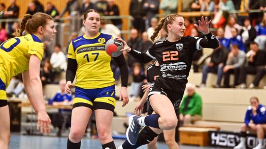 Neele Attinger und die HSG OLE mussten gegen Biberach eine knappe Niederlage in Kauf nehmen. Foto: Markus Brändli Neele Attinger und die HSG OLE mussten gegen Biberach eine knappe Niederlage in Kauf nehmen. Foto: Markus Brändli