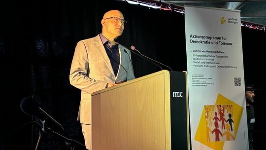 Landrat Marcel Musolf betonte die Wichtigkeit von Austausch in Zeiten des Wandels. Foto: Fiona Peter Landrat Marcel Musolf betonte die Wichtigkeit von Austausch in Zeiten des Wandels. Foto: Fiona Peter