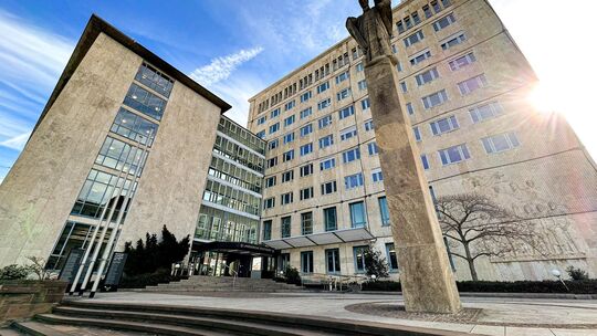 Vor dem Stuttgarter Landgericht müssen sich zwei 29-Jährige aus Kirchheim wegen Drogenhandels verantworten. Archivfoto: Johanne Vor dem Stuttgarter Landgericht müssen sich zwei 29-Jährige aus Kirchheim wegen Drogenhandels verantworten. Archivfoto: Johanne