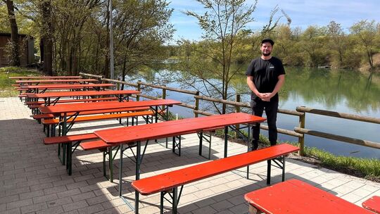 Steve Mayer ist der neuer Wirt von der Fischerhütte Wendlingen. Foto: Kerstin Dannath Steve Mayer ist der neuer Wirt von der Fischerhütte Wendlingen. Foto: Kerstin Dannath