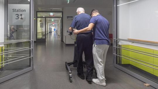 Ohne motivierte Pflegekräfte läuft in Kliniken nichts. Die Reformpläne der Regierung gefährden laut Experten Erfolge bei der Gew Ohne motivierte Pflegekräfte läuft in Kliniken nichts. Die Reformpläne der Regierung gefährden laut Experten Erfolge bei der Gew