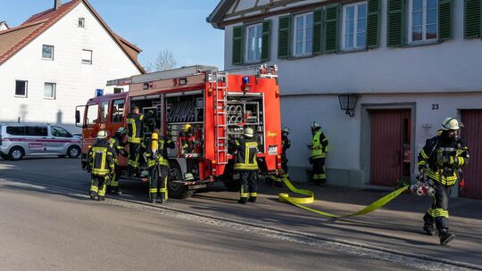 Die Freiwillige Feuerwehr Ohmden möchte auch in Zukunft leistungsfähig bleiben – wie bei ihrer Übung im vergangenen Jahr. Symbo Die Freiwillige Feuerwehr Ohmden möchte auch in Zukunft leistungsfähig bleiben – wie bei ihrer Übung im vergangenen Jahr. Symbo