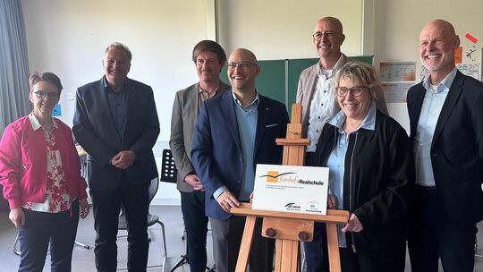 Die Zusammenarbeit der drei Kirchheimer Schulen ist offiziell besiegelt. Foto: pr Die Zusammenarbeit der drei Kirchheimer Schulen ist offiziell besiegelt. Foto: pr