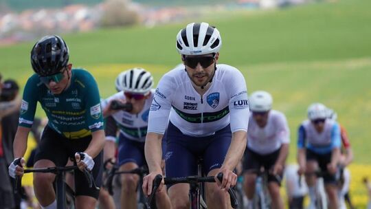 Pascal Bischof (vorne) ist eines der Teammitglieder, das für den TV Neidlingen seit dieser Saison bei Lizenzrennen am Start ist. Pascal Bischof (vorne) ist eines der Teammitglieder, das für den TV Neidlingen seit dieser Saison bei Lizenzrennen am Start ist.