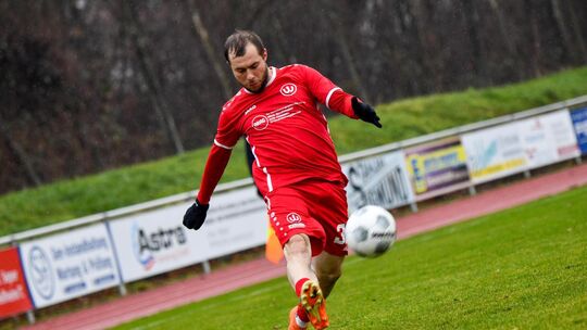 Rot am Drücker: Der TSV Weilheim II steht vorzeitig als B6-Meister fest. Foto: Markus Brändli Rot am Drücker: Der TSV Weilheim II steht vorzeitig als B6-Meister fest. Foto: Markus Brändli