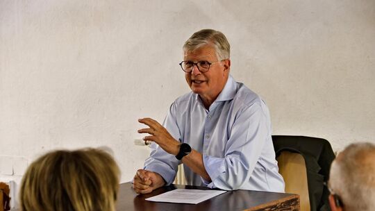Heinz Eininger blickte bei den Kirchheimer Stadtgesprächen in der Linde auf seine Zeit als Bürgermeister und Landrat zurück. Fot Heinz Eininger blickte bei den Kirchheimer Stadtgesprächen in der Linde auf seine Zeit als Bürgermeister und Landrat zurück. Fot