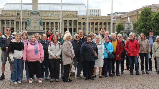 Die Gäste aus Rambouillet erkundeten bei einem Tagesausflug gemeinsam die Stuttgarter Innenstadt. Foto: pr Die Gäste aus Rambouillet erkundeten bei einem Tagesausflug gemeinsam die Stuttgarter Innenstadt. Foto: pr