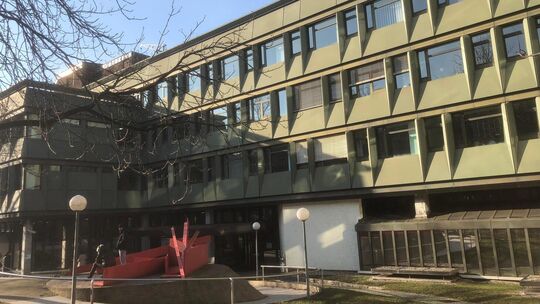 Das Landgericht Stuttgart hat den Angeklagten nach Jugendstrafrecht verurteilt und somit die Haftstrafe des Amtsgerichts Essling Das Landgericht Stuttgart hat den Angeklagten nach Jugendstrafrecht verurteilt und somit die Haftstrafe des Amtsgerichts Essling
