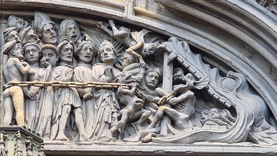 Die evangelische Frauenkirche in Esslingen ist mit fast 200 Jahren Bauzeit ein architektonisches Meisterwerk der Spätgotik. Alle Die evangelische Frauenkirche in Esslingen ist mit fast 200 Jahren Bauzeit ein architektonisches Meisterwerk der Spätgotik. Alle