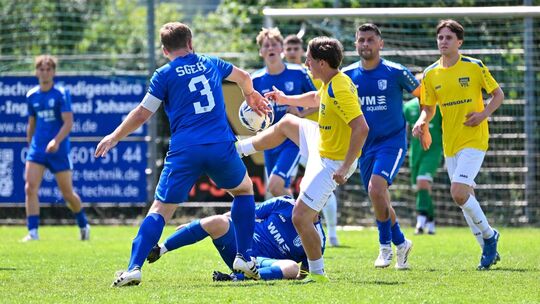 Die SGEH (blau) hat den VfL Kirchheim im Test besiegt. Foto: Markus Brändli Die SGEH (blau) hat den VfL Kirchheim im Test besiegt. Foto: Markus Brändli