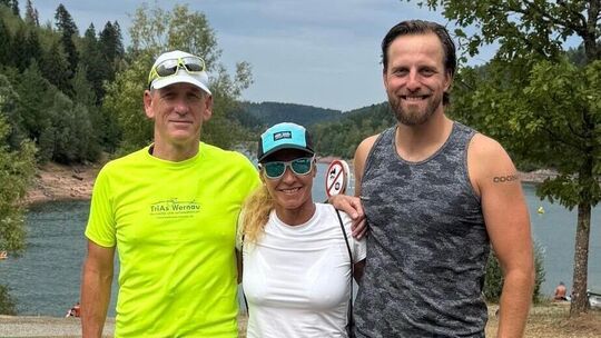 Armin Picht, Susanne Noss und Roman Skrabak beim Check-In an der Nagoldtalsperre. Foto: pr Armin Picht, Susanne Noss und Roman Skrabak beim Check-In an der Nagoldtalsperre. Foto: pr