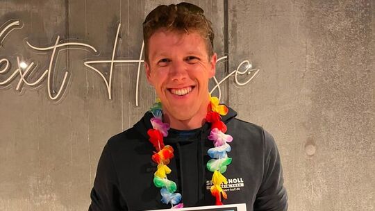 Happy übers Hawaii-Ticket: Louis-Victor Schäfer Foto: pr Happy übers Hawaii-Ticket: Louis-Victor Schäfer Foto: pr