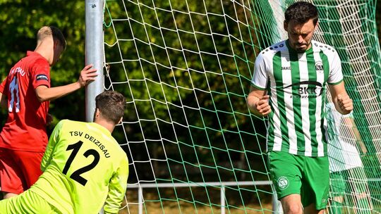 Nach dem zwischenzeitlichen Treffer zum 1:2 hatte es beim SV Nabern noch Hoffnung gegeben. Foto: Markus Brändli Nach dem zwischenzeitlichen Treffer zum 1:2 hatte es beim SV Nabern noch Hoffnung gegeben. Foto: Markus Brändli
