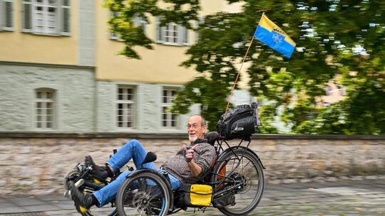 Martin Schmid ist seit Jahren nur noch mit Liegerad unterwegs. Foto: Markus Brändli Martin Schmid ist seit Jahren nur noch mit Liegerad unterwegs. Foto: Markus Brändli