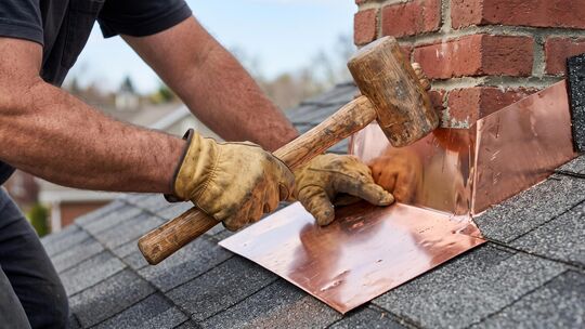 Kupfer ist flexibel, witterungsbeständig, besonders langlebig – und teuer. Das lockt Diebe an. Foto: Adobe Stock Kupfer ist flexibel, witterungsbeständig, besonders langlebig – und teuer. Das lockt Diebe an. Foto: Adobe Stock