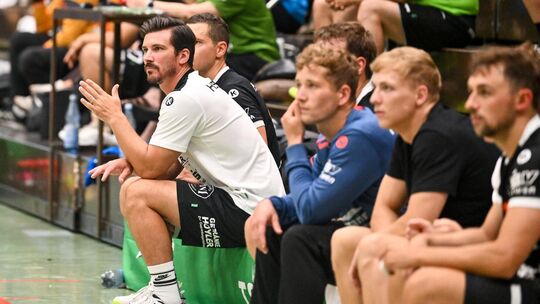 Der Auftritt beim Vesalius-Cup hat Mut gemacht: Die Handschrift von HSG-Neu-Coach Konstantin Glöckler war trotz personeller Prob Der Auftritt beim Vesalius-Cup hat Mut gemacht: Die Handschrift von HSG-Neu-Coach Konstantin Glöckler war trotz personeller Prob