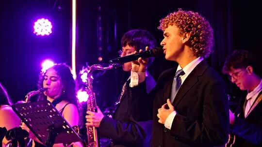 Das Ensemble „Minyan“ verbindet Funk, Soul, Latin und Jazz. Das Ensemble „Minyan“ verbindet Funk, Soul, Latin und Jazz.