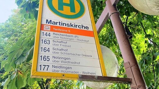 Die Liniennummern der Busse erklären sich nicht immer ganz logisch. Die Liniennummern der Busse erklären sich nicht immer ganz logisch.