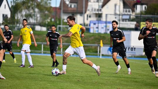 Der VfL Kirchheim (gelb) möchte wieder den Vorwärtsgang einlegen und punkten. Foto: Markus Brändli Der VfL Kirchheim (gelb) möchte wieder den Vorwärtsgang einlegen und punkten. Foto: Markus Brändli